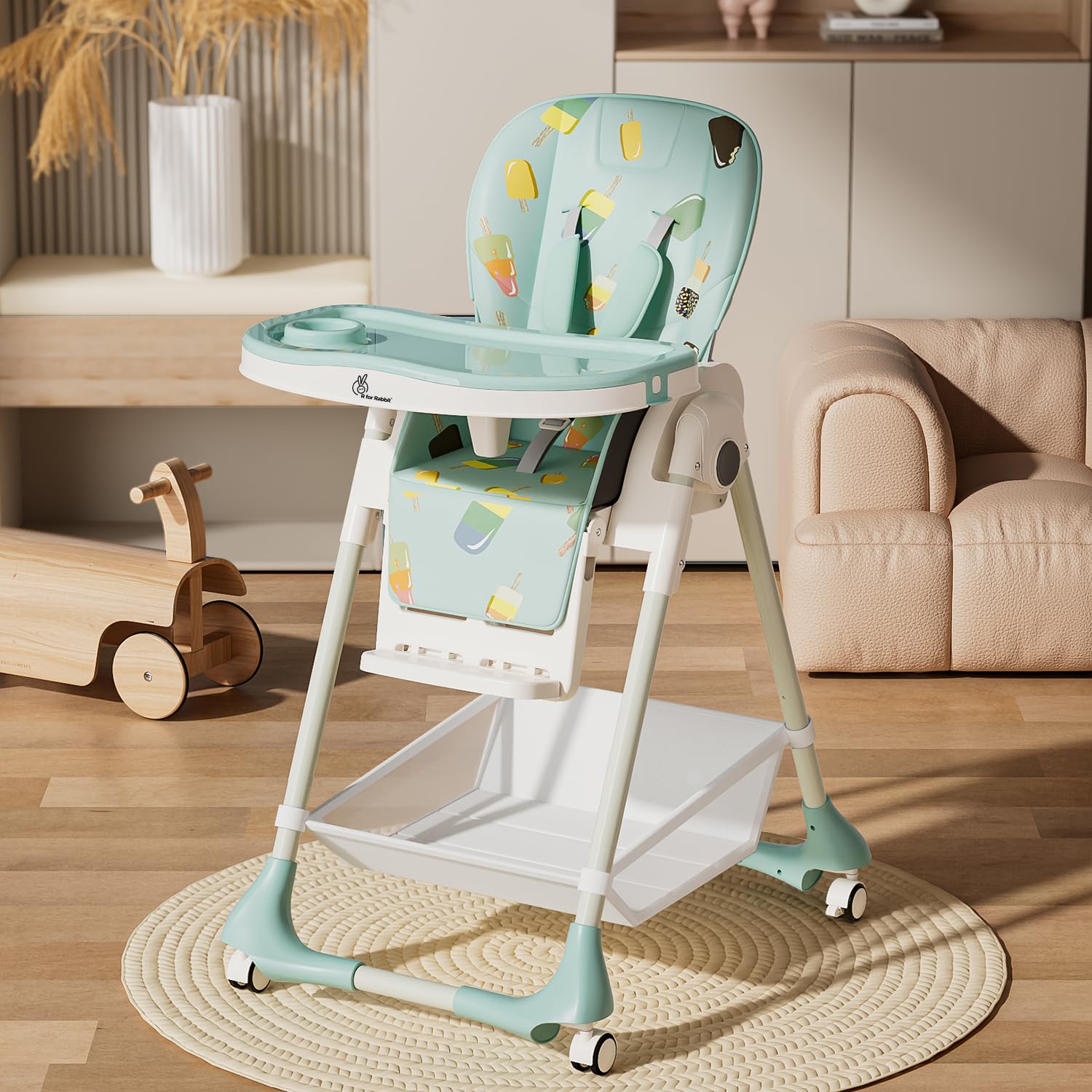 Marshmallow Lite 6-level adjustable baby high chair with bear design for feeding. www.usmile.toys